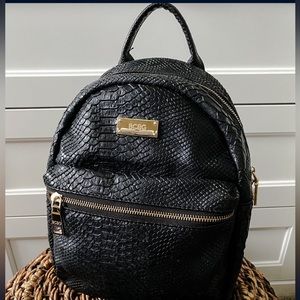 BCBG BACKPACK BLACK CROC
